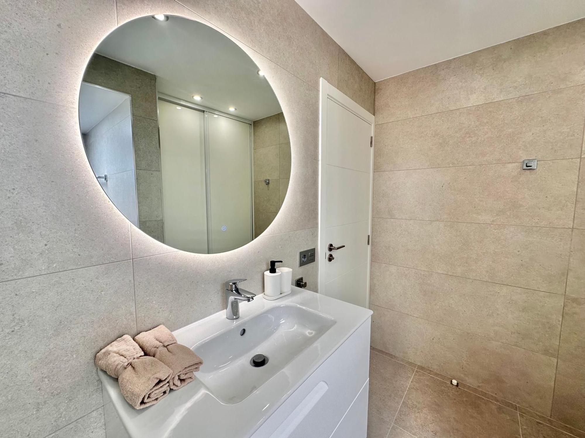 אדחה Luxury Renevapartment Island Village מראה חיצוני תמונה